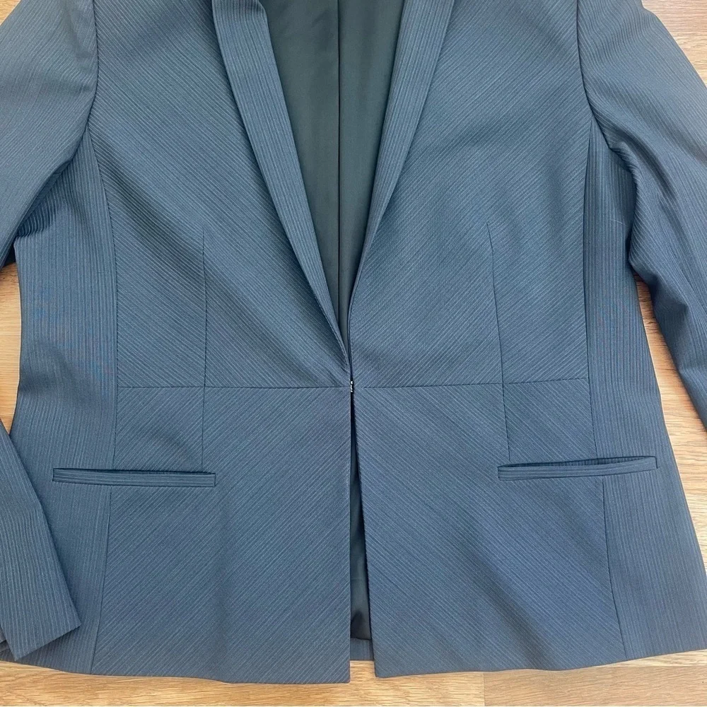 Elie Tahari Laurel Jacket Blazer Pinstripe Navy Multi Wool Blend Size 14 - Picture 8 of 9